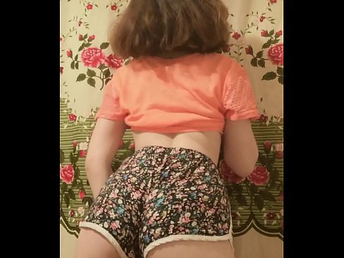 ❤️ Sexi mladá kočka si vyzlieka šortky pred kamerou ❤ Šukanie video na sk.xxxbunker.ru ☑